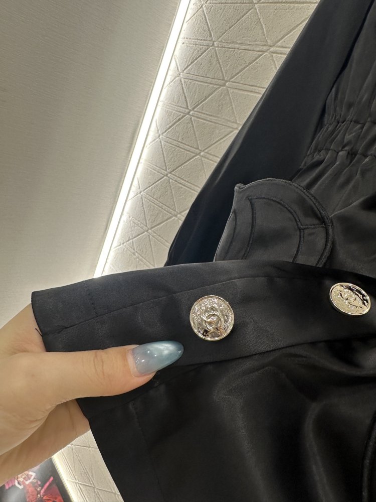 Плащ средней длины с кружевом фото 5