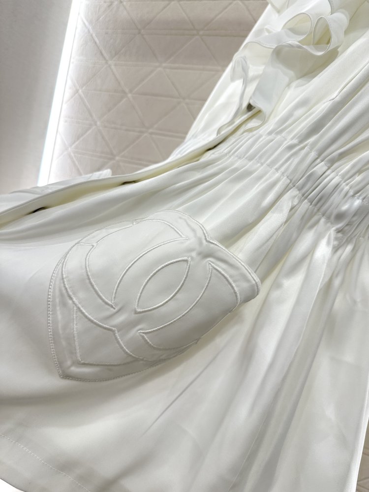 Плащ средней длины с кружевом фото 6