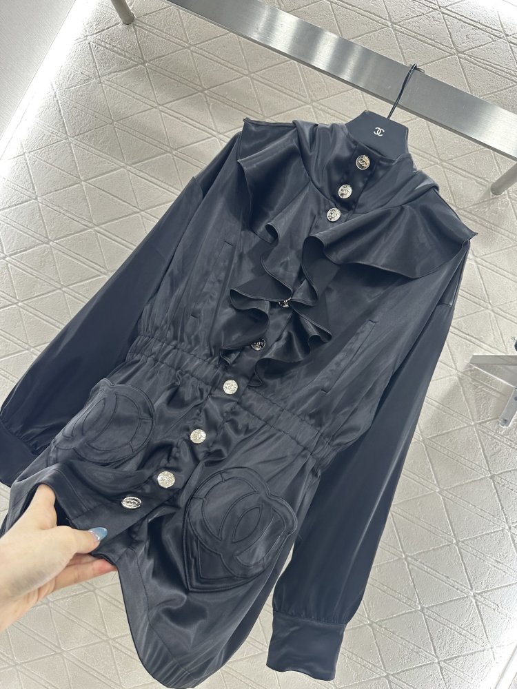 Плащ средней длины с кружевом фото 6