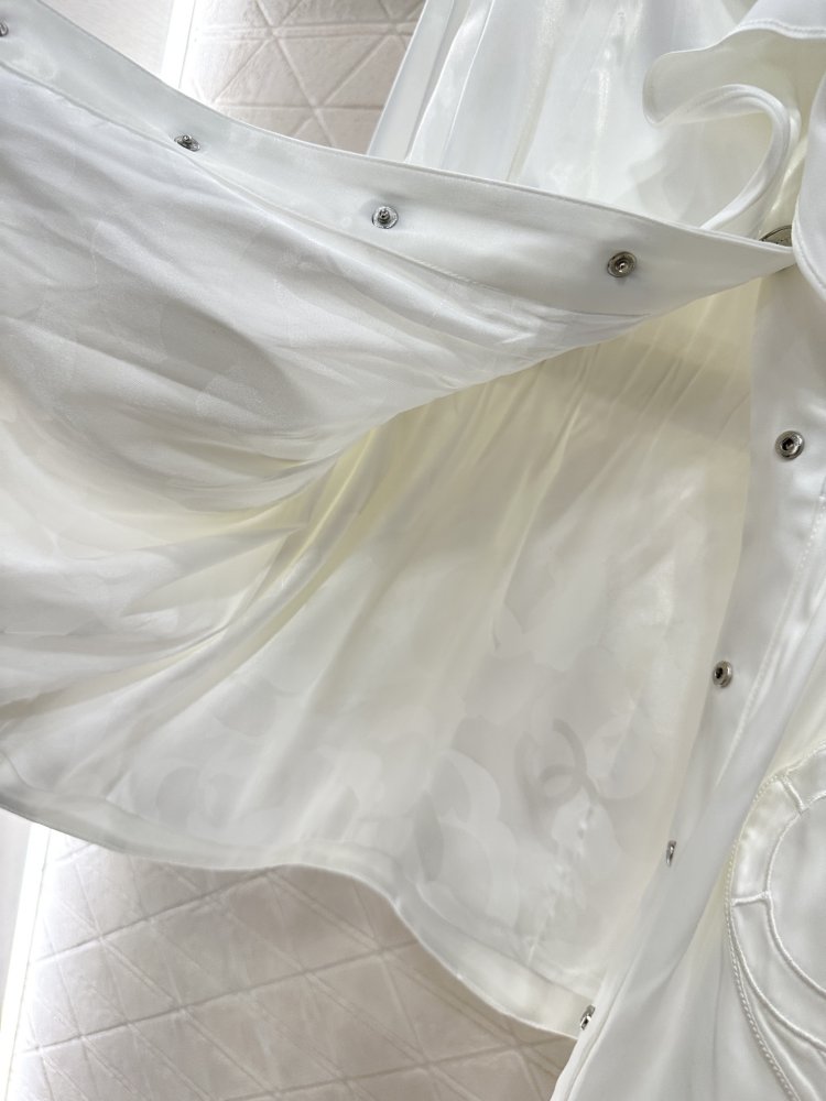 Плащ средней длины с кружевом фото 7