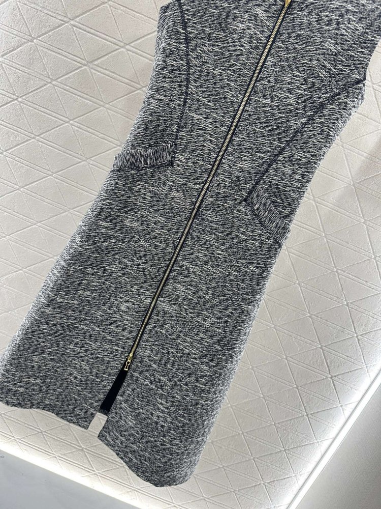 Платье без рукавов на молнии фото 4