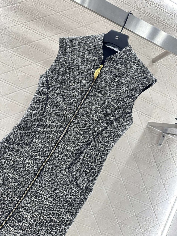 Платье без рукавов на молнии фото 6