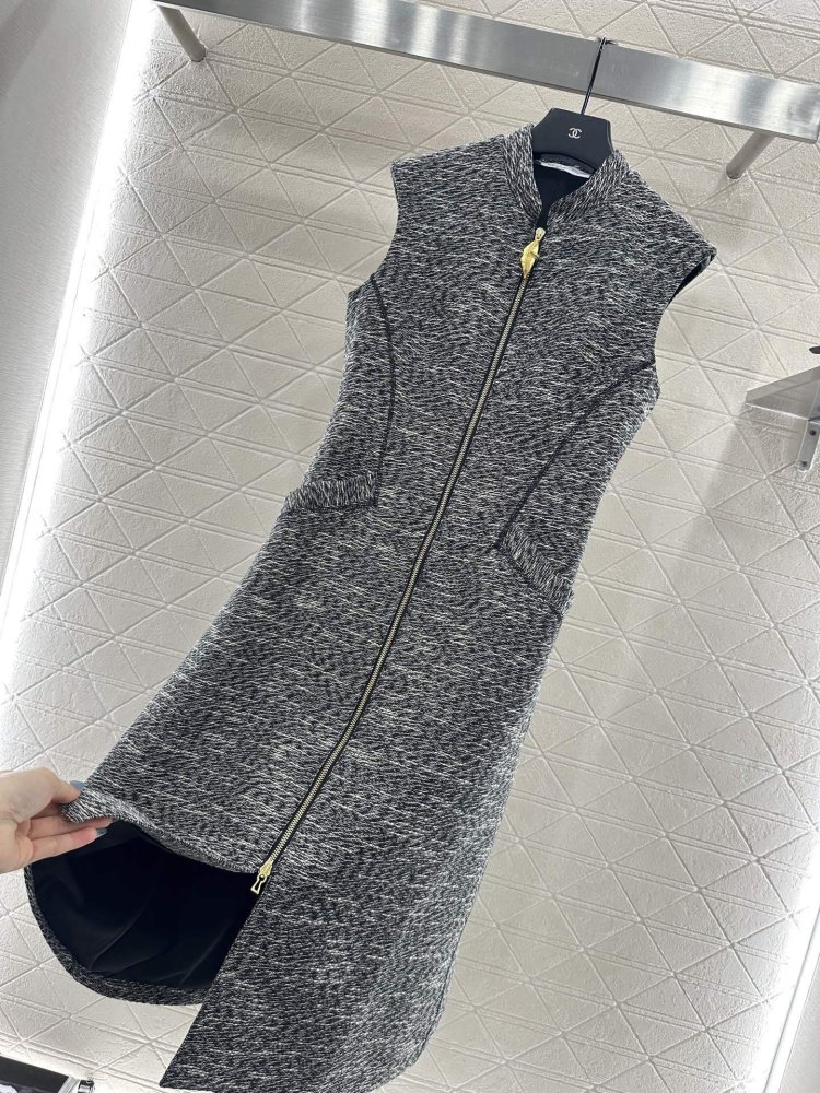 Платье без рукавов на молнии фото 7