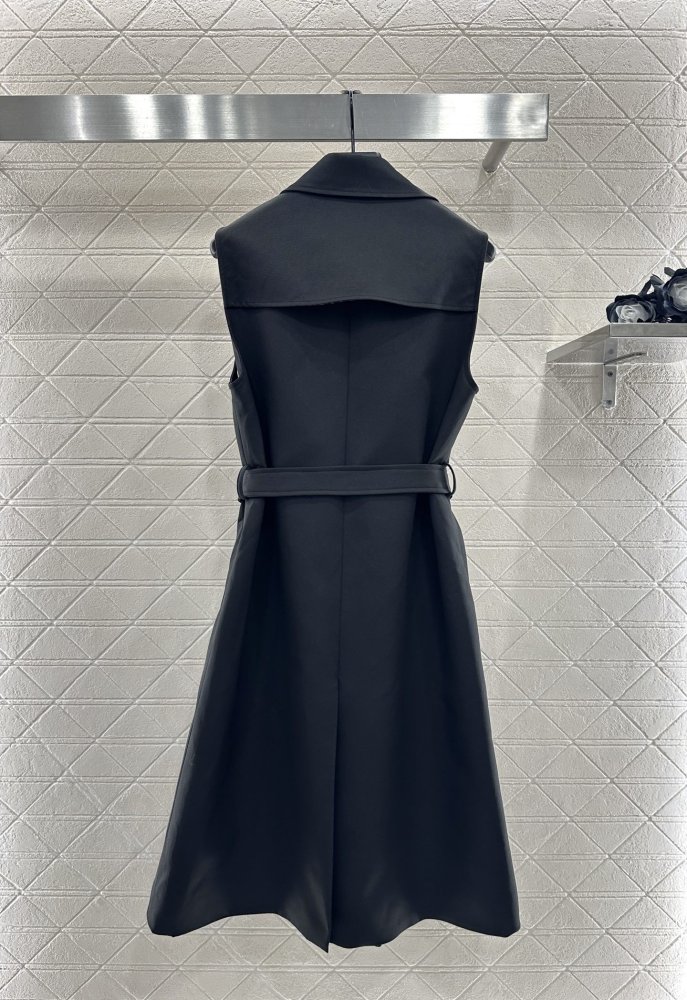 Платье без рукавов с поясом фото 2