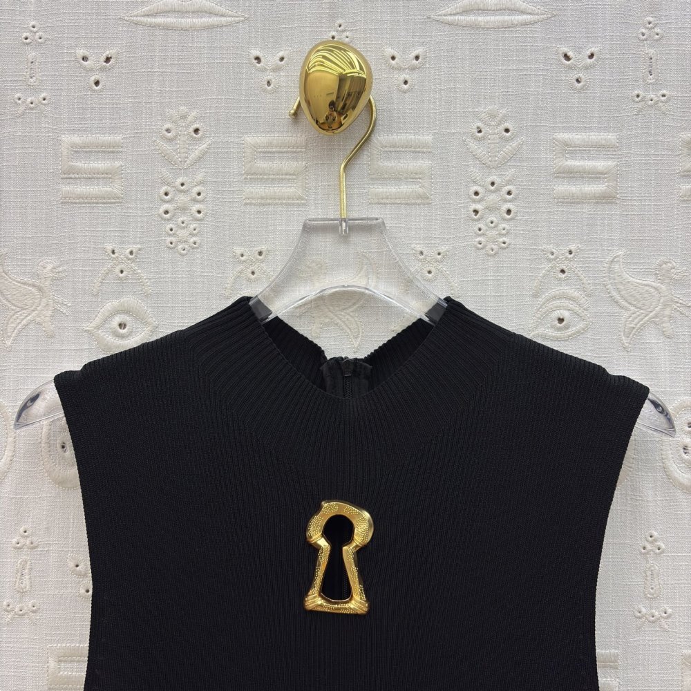 Платье без рукавов фото 2