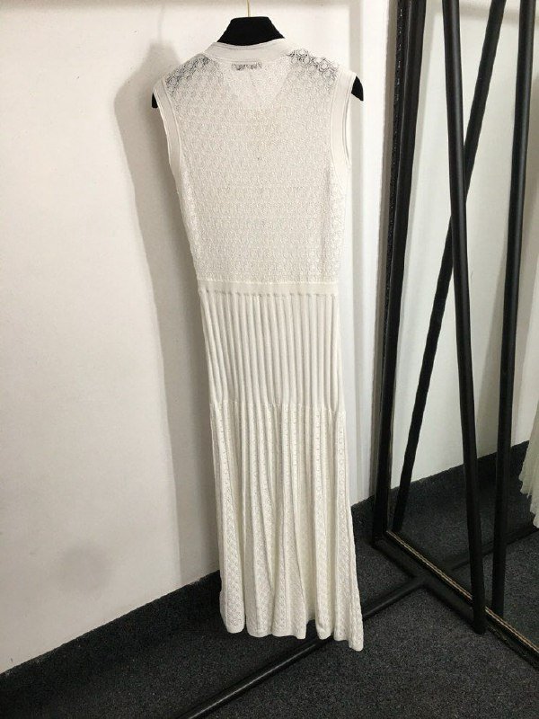 Платье без рукавов фото 3