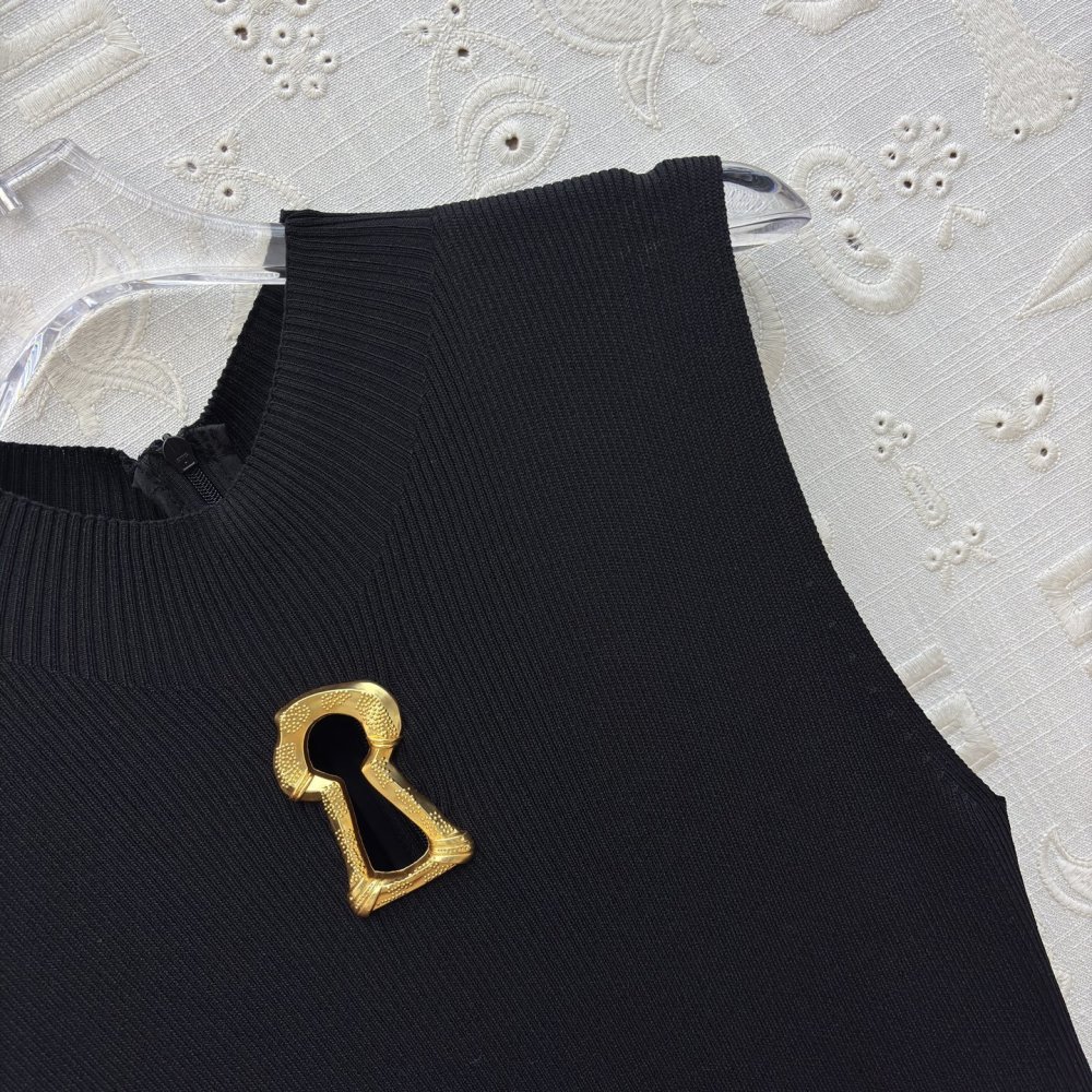 Платье без рукавов фото 4