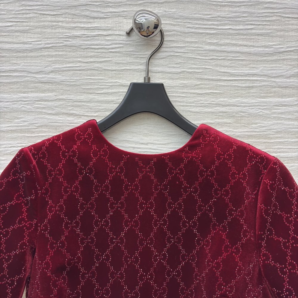 Платье бордовое бархатное фото 2