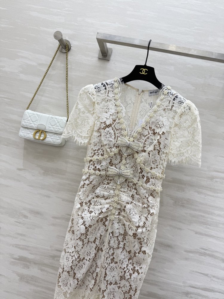 Платье цвета слоновой кости с ажурным кружевом фото 2
