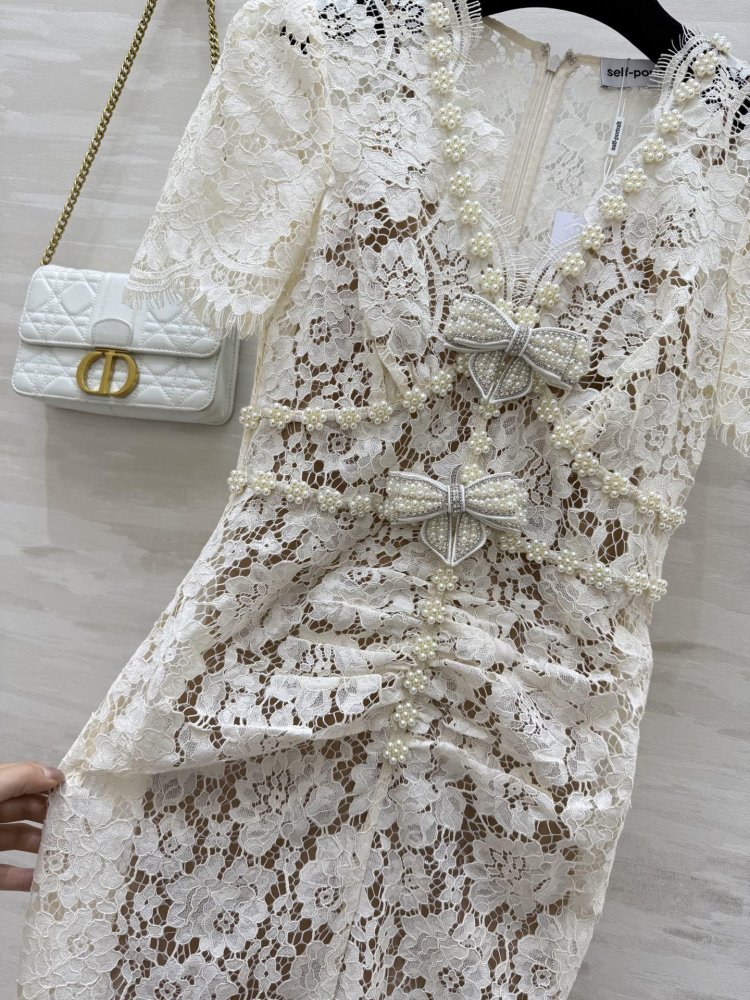 Платье цвета слоновой кости с ажурным кружевом фото 6