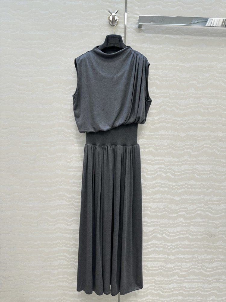 Платье длинное без рукавов