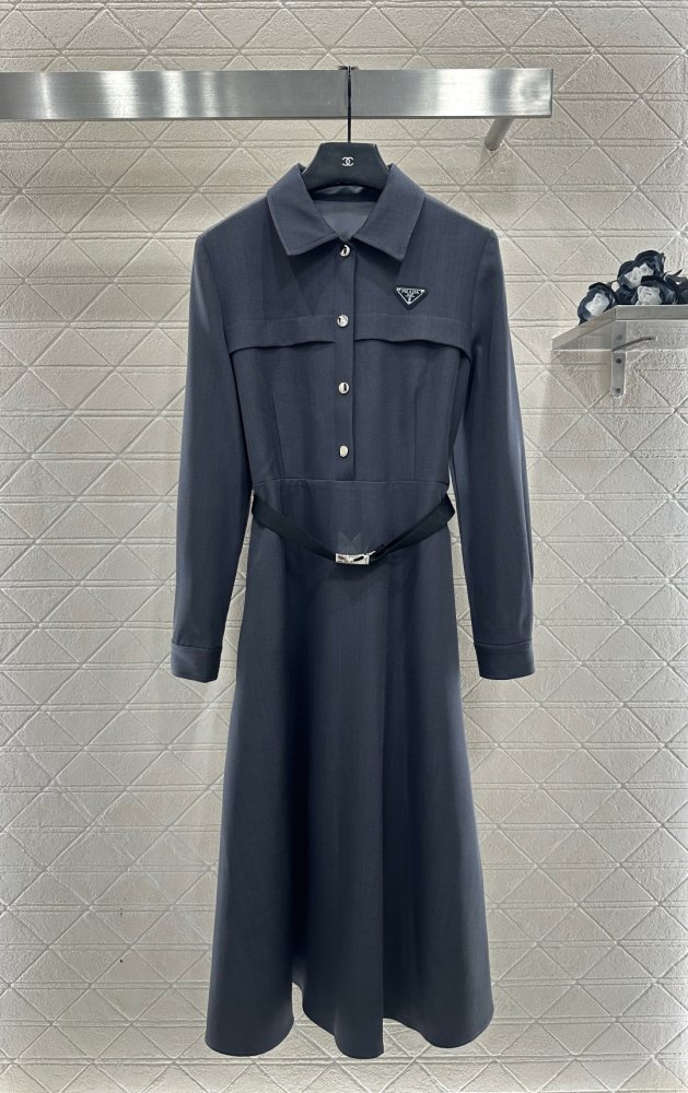 Платье рубашка с воротником и поясом