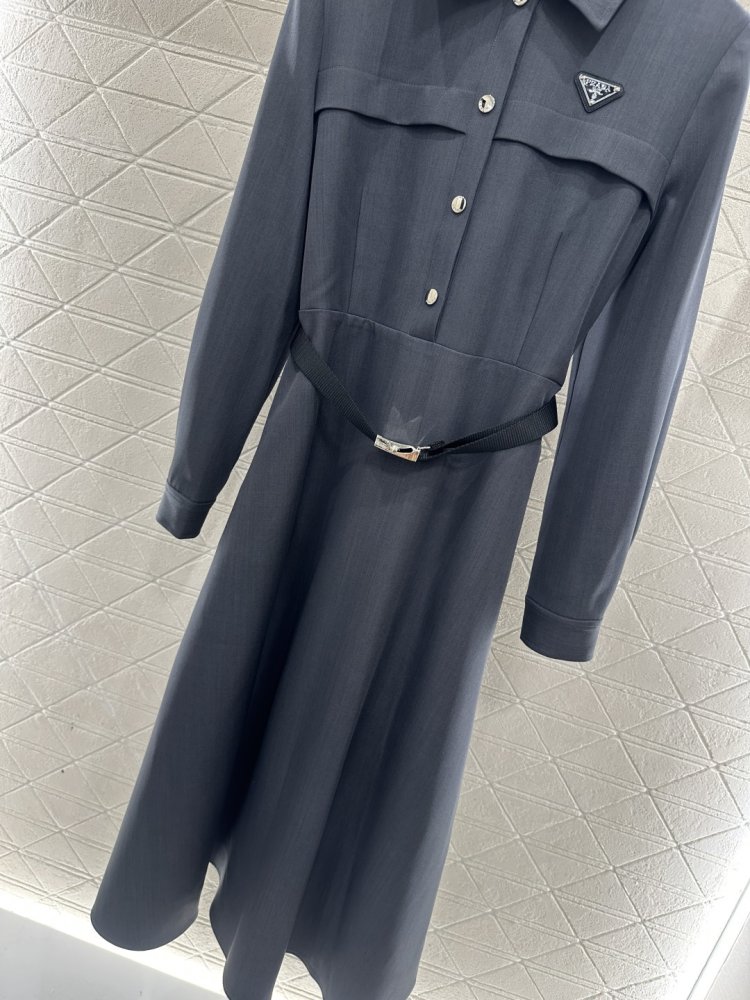 Платье рубашка с воротником и поясом фото 4