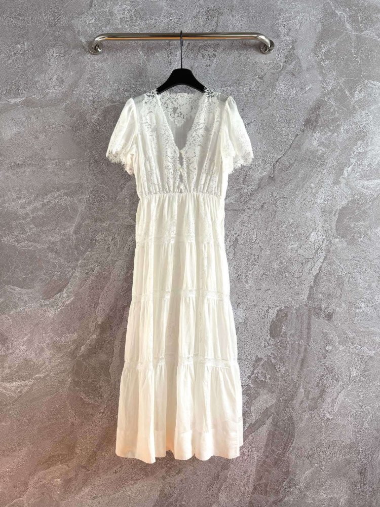 Платье с ажурной вышивкой