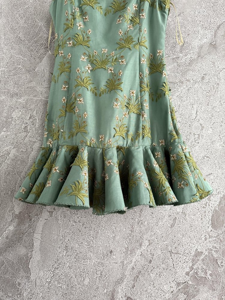 Платье с цветочной вышивкой фото 6