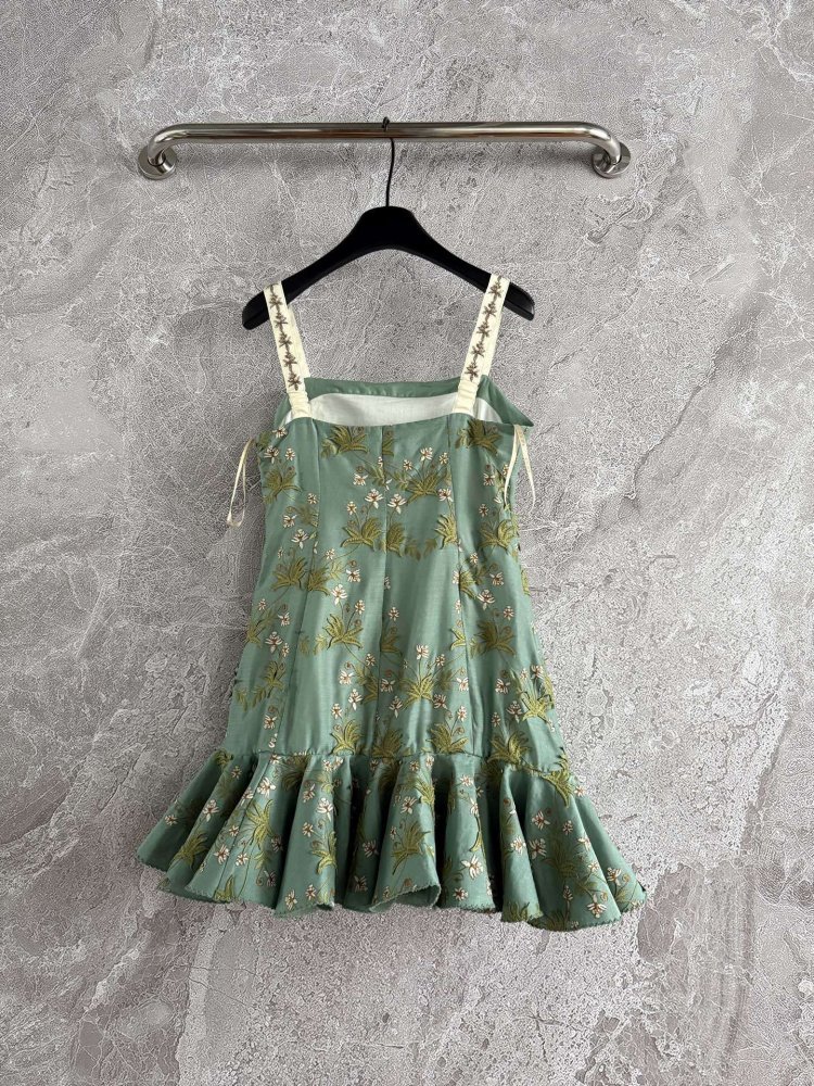 Платье с цветочной вышивкой фото 9