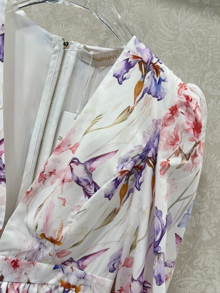 Плаття, Сукня з квітковим принтом відрізняється V-образним вирізом фото 2