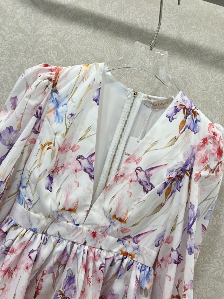 Плаття, Сукня з квітковим принтом відрізняється V-образним вирізом фото 3