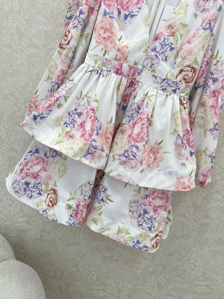 Плаття, Сукня з квітковим принтом відрізняється V-образним вирізом фото 6