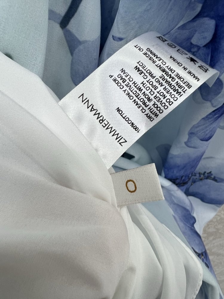 Плаття, Сукня з квітковим принтом відрізняється V-образним вирізом фото 7