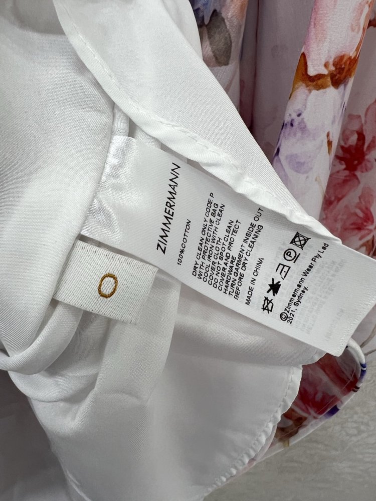 Плаття, Сукня з квітковим принтом відрізняється V-образним вирізом фото 7