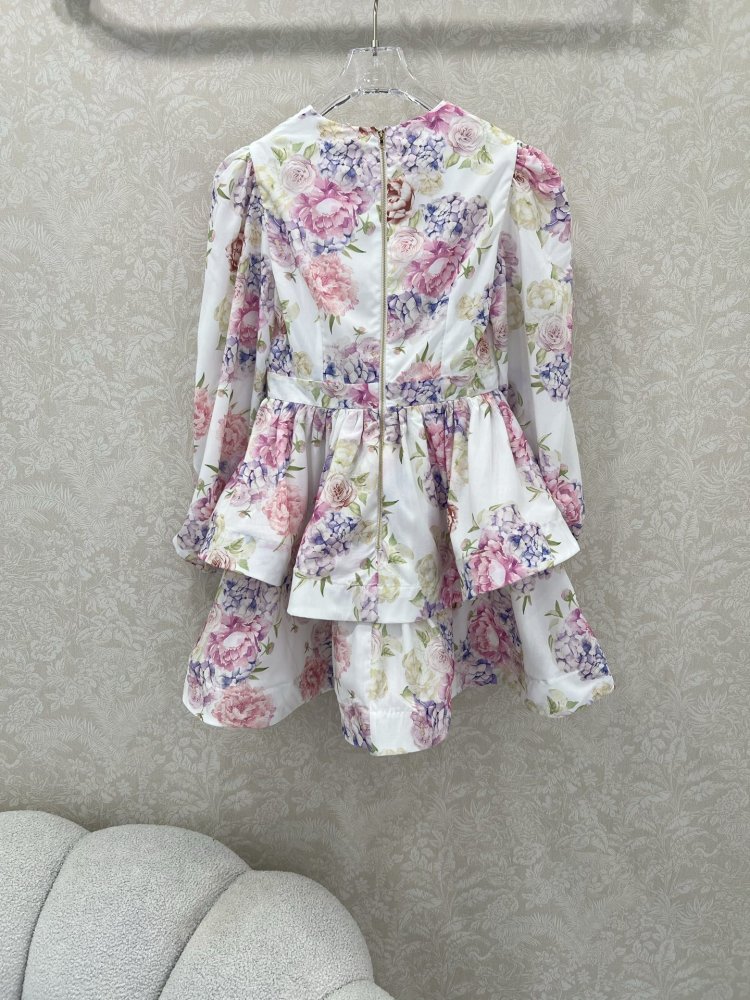 Плаття, Сукня з квітковим принтом відрізняється V-образним вирізом фото 8