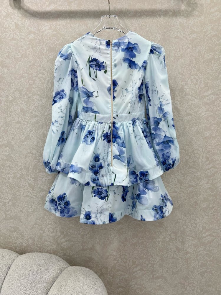 Плаття, Сукня з квітковим принтом відрізняється V-образним вирізом фото 8