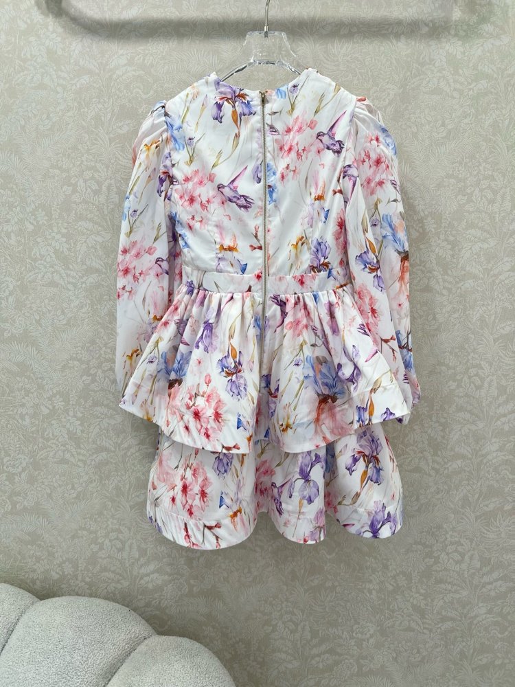 Плаття, Сукня з квітковим принтом відрізняється V-образним вирізом фото 8