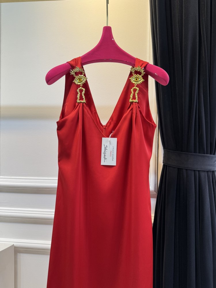 Платье с глубоким V-образным вырезом фото 2