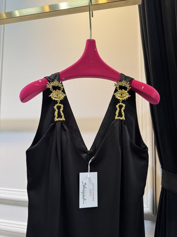 Платье с глубоким V-образным вырезом фото 4