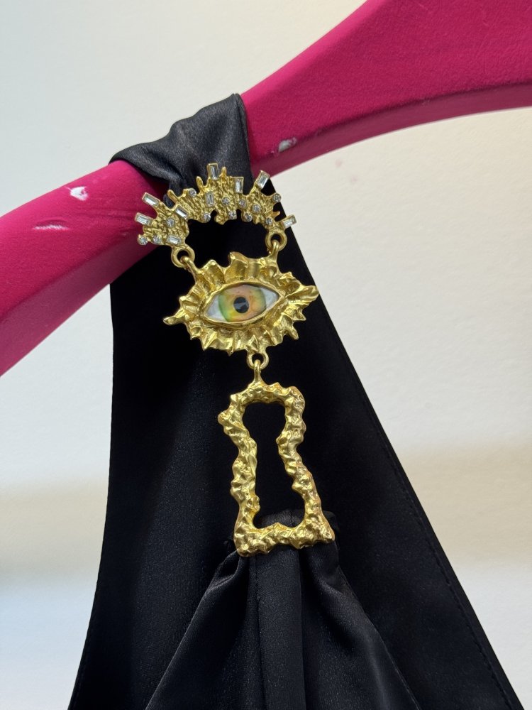 Платье с глубоким V-образным вырезом фото 6