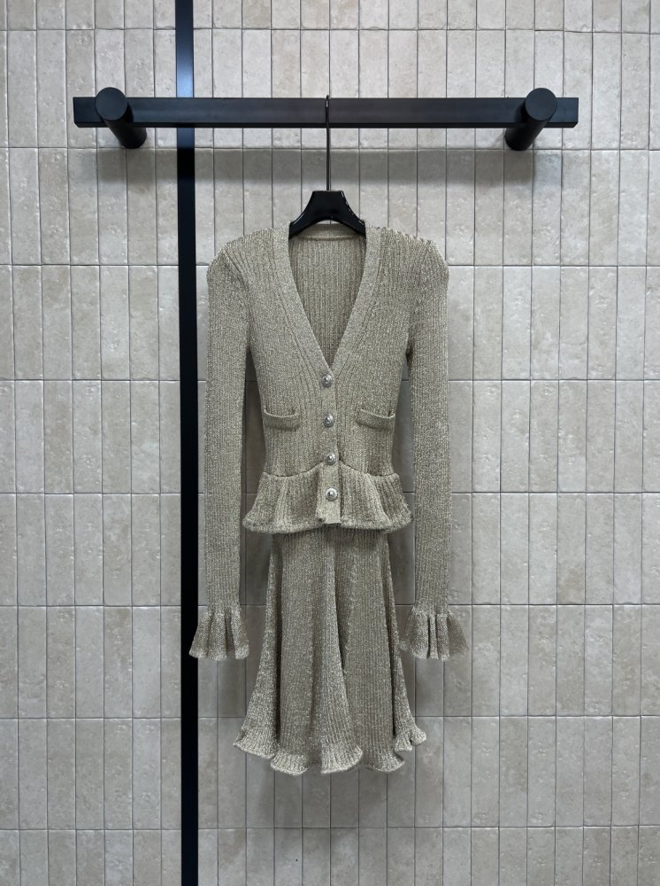 Плаття, Сукня з круглим вирізом з трикотажу