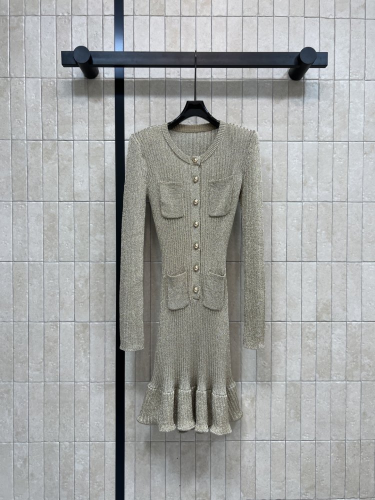 Плаття, Сукня з круглим вирізом з трикотажу