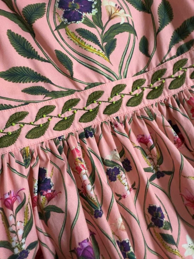 Платье с пышными рукавами и бисером фото 4