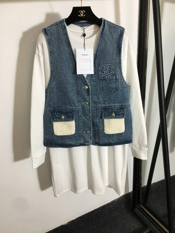 Платье с жилетом