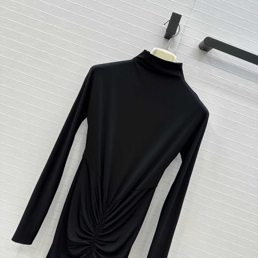 Платье сексуальное и пленительное фото 2