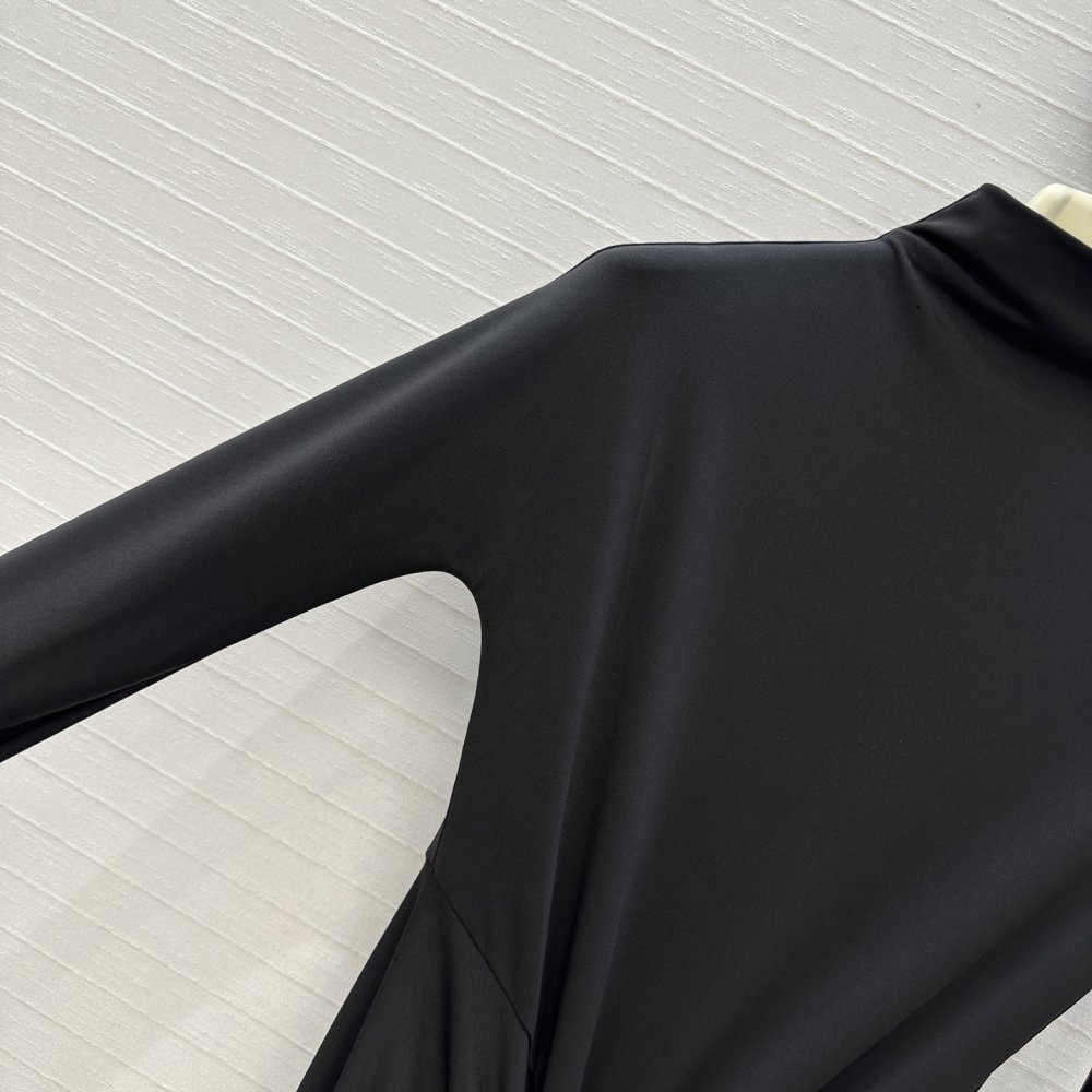 Платье сексуальное и пленительное фото 4