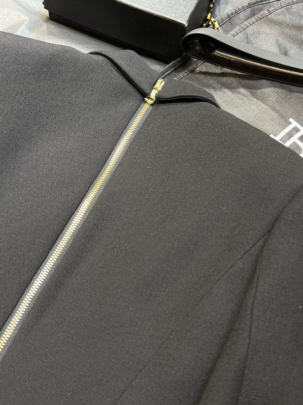 Dress at classically style фото 6