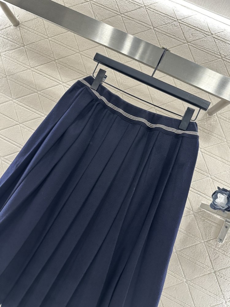 Плиссированная юбка средней длины фото 5