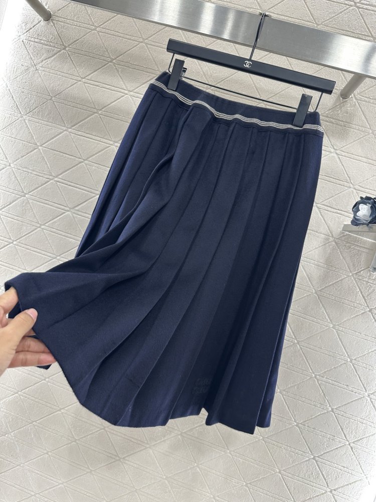 Плиссированная юбка средней длины фото 6