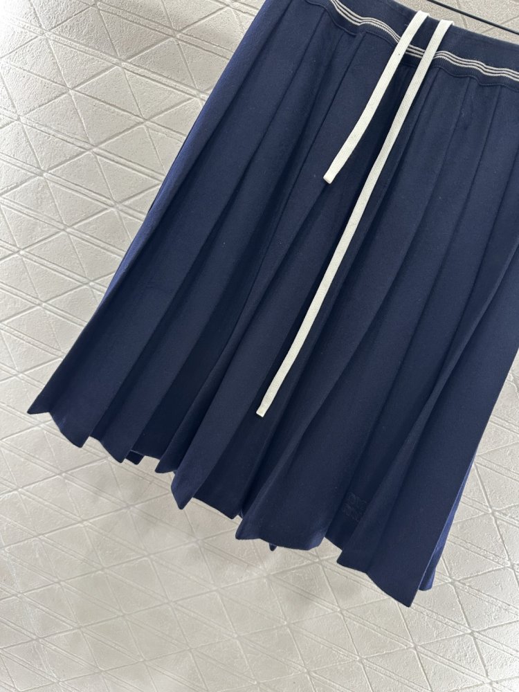 Плиссированная юбка средней длины фото 7