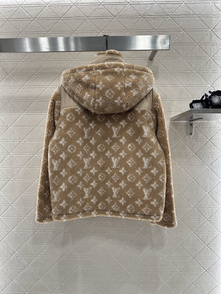 Плюшевая куртка женская фото 2