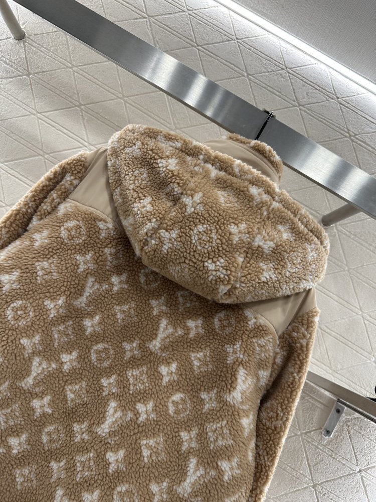 Плюшевая куртка женская фото 4