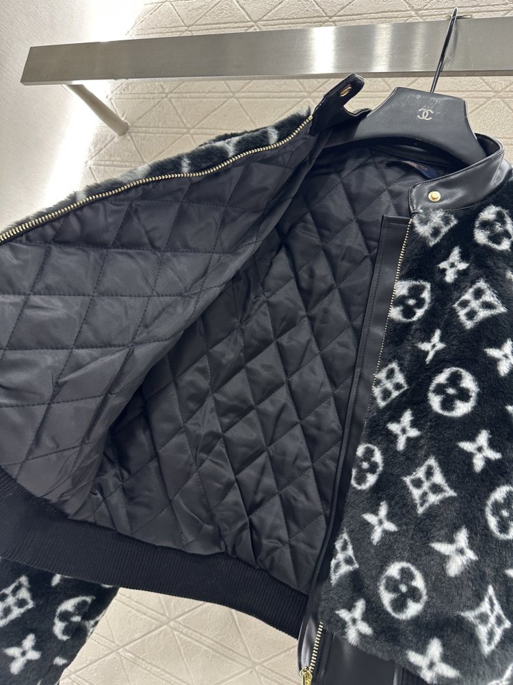 Плюшевая куртка женская фото 6