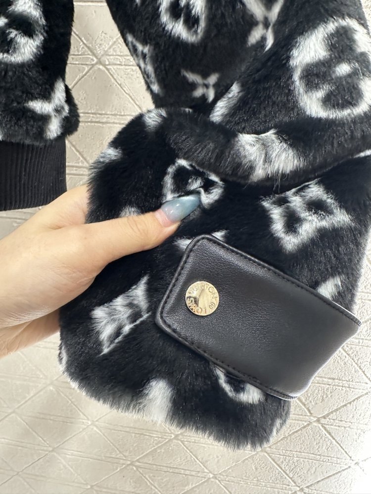 Плюшевая куртка женская фото 8