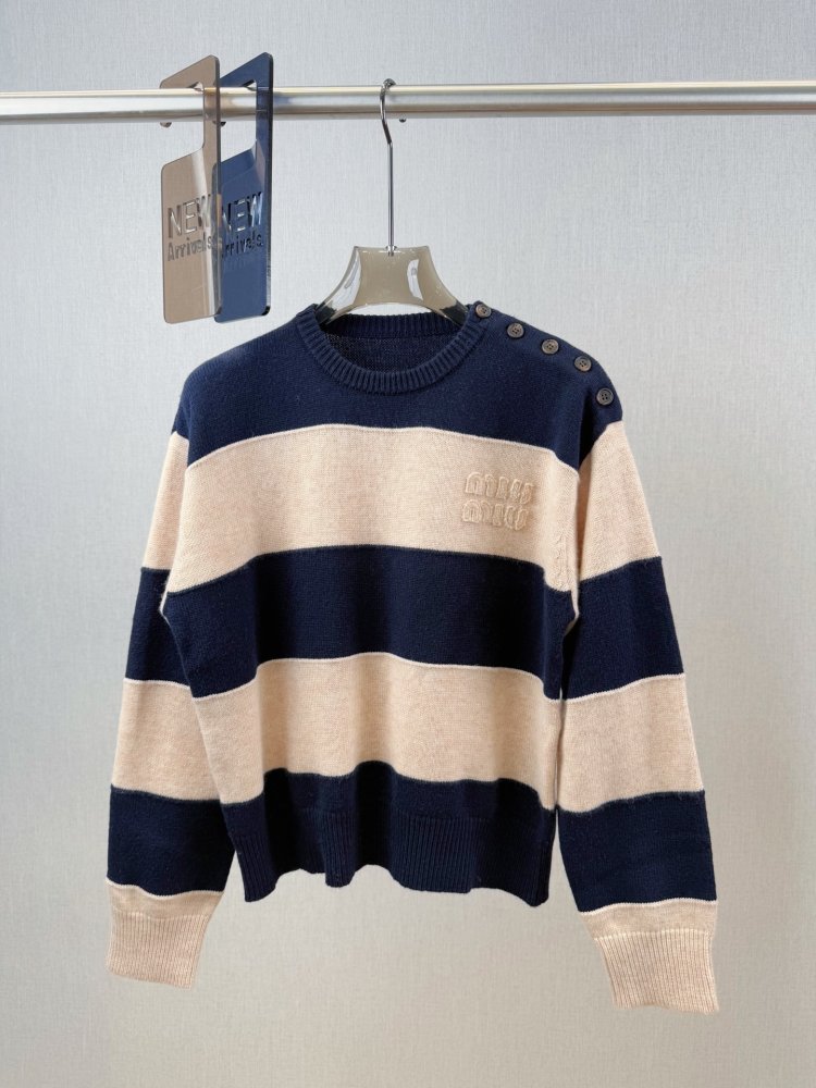 Полосатый свитер с пуговицами фото 4