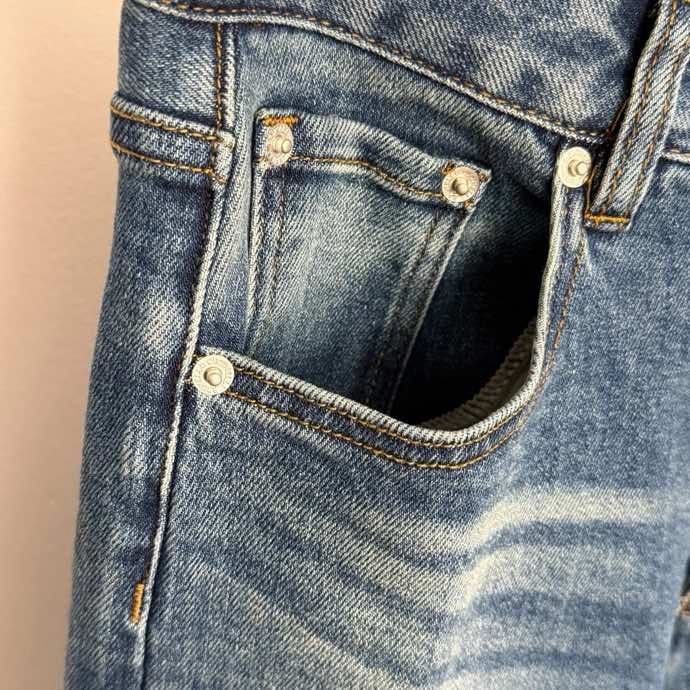 Потертые джинсы в полоску фото 2