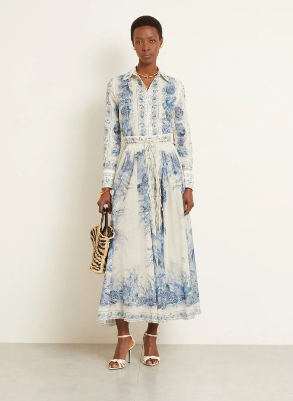 Приталенная рубашка и юбка