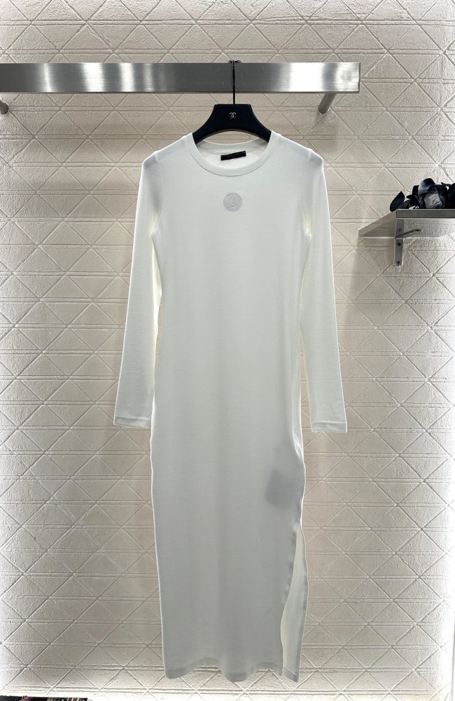 Pritalennoe dress from длиннвми sleeves