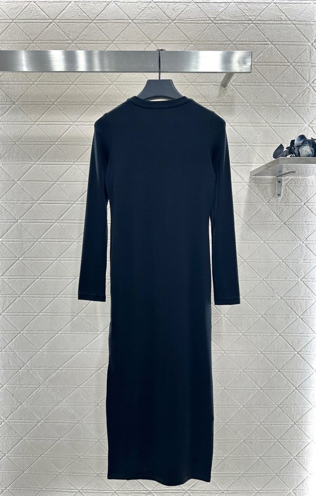 Приталенное платье с длиннвми рукавами фото 2